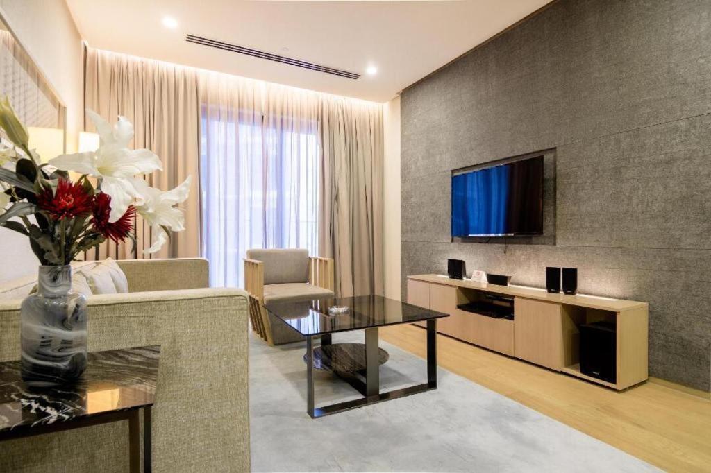 188 Klcc By Premium
